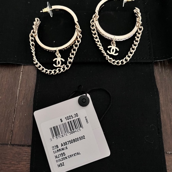 Chanel hoop earrings from the 2022 Fall/Winter collection (22B) - Picture 1 of 5